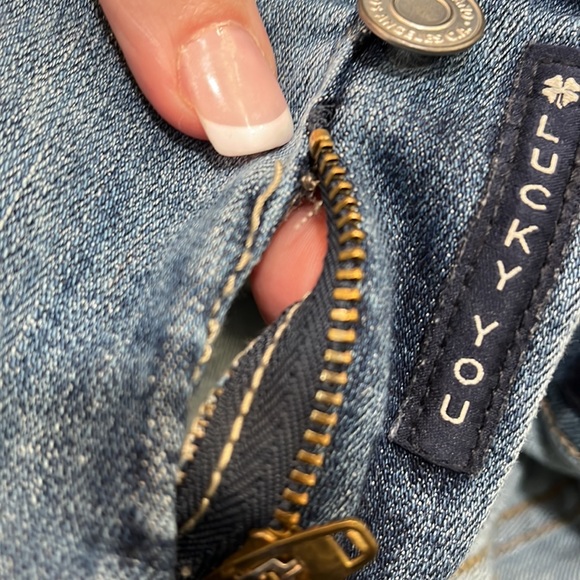 Women’s Lucky brand jeans - Picture 4 of 5